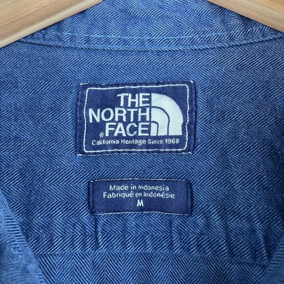 North Face | Women's Blue Twill Long Sleeve Button Up Shirt Medium - Picture 4 of 7
